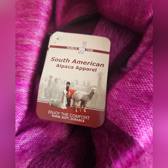 NWT Alpaca Time Poncho - Picture 3 of 6